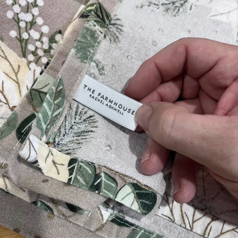 The Farmhouse Rachel Ashwell Poinsettia Pinecone Cotton‎ Tablecloth 60x78 Taupe